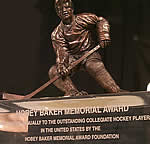 colorscans/20002001/hobey_trophy.jpg