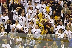 Minnesota fans at the Xcel Center Thursday (photo: Pedro Cancel)