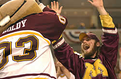 Goldy Gopher and fan celebrate (Photo:  Talya Arbisser)