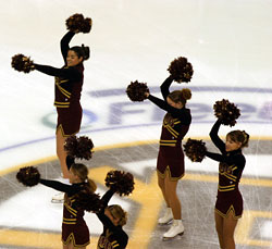 colorscans/20032004/ncaa_du_umd_cheerleaders.jpg