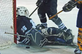 Middlebury goaltender Kate Kogut made 19 saves to win the game.