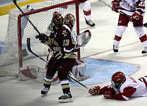 Fourth-line center Pat Gannon scores to give Boston College a 1-0 lead in the first period (photo: Melissa Wade).