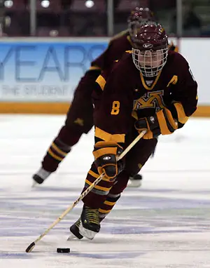 Bobbi Ross showcases her puckhandling abilities.