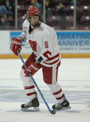 At 6'1, Jinelle Zaugg is the tallest player on Wisconsin's roster. (Photo: John E. Van Barriger / <a href='http://words-photos.com'>words-photos.com</a>)” /></p>
<div class=