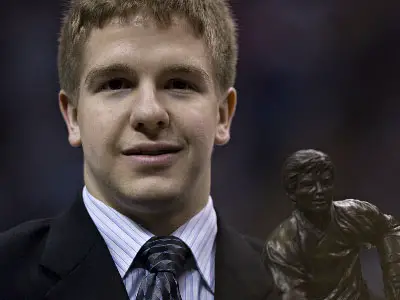 Ryan Duncan, the 2007 Hobey Baker Memorial Award winner, with the trophy (photo: Melissa Wade).