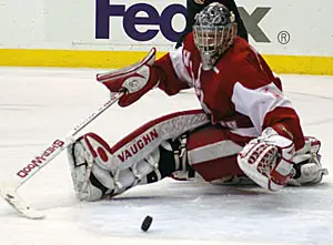 Brian Elliott makes a save during Wisconsin's 4-0 win over Michigan Tech Thursday (photo: Skip Strandberg).