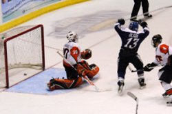 Brent Olson celebrates his second power-play goal of the game. (photo: Ange Lisuzzo)