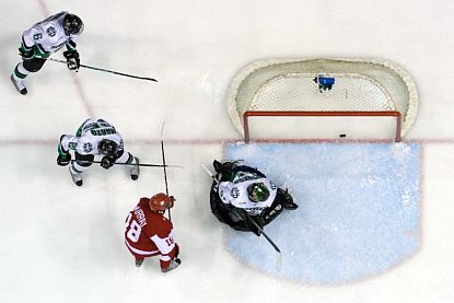 Murray's second goal, overhead version (photo: Jim Rosvold).