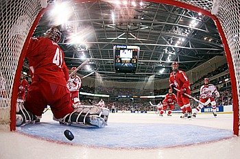 A Nick Bonino goal sails into the Ohio State net (photo: Melissa Wade).