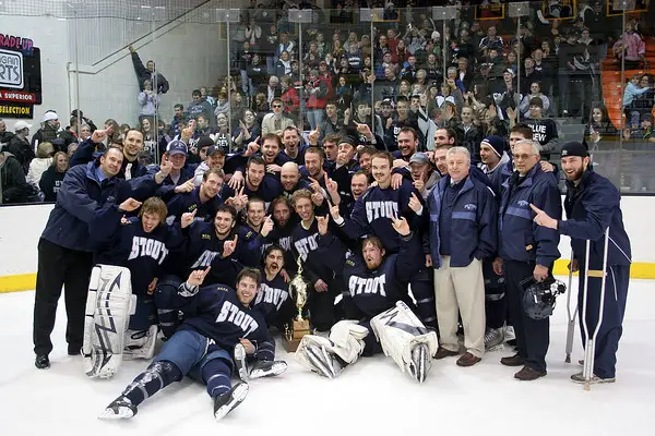 Stout team picture with the Peters Cup (photo: Matthew Webb).