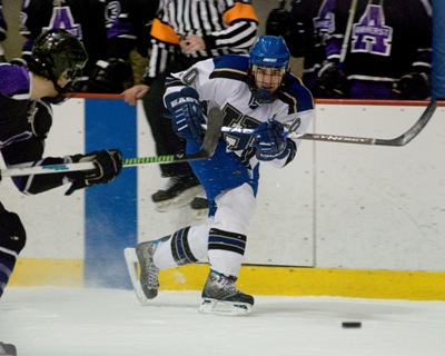 Senior Chris Lorenc leads the team in scoring and power-play goals as Hamilton looks to move up the NESCAC ladder (photo: Mike Doherty).
