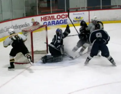 Lawrence netminder Evan Johnson (photo: Matthew Webb).