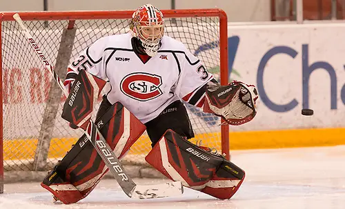 Photo By: Bradley K. Olson Katie Fitzgerald (St.Cloud State University-35 ) 09 Nov.13: St.Cloud State University hosts the University of Minnesota in a WCHA match-up at the Herb Brooks National Hockey Center in St.Cloud, MN (Bradley K. Olson)
