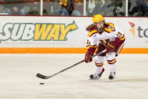 20 Nov 15: Kelly Pannek (Minnesota - 19). The University of Minnesota Golden Gophers host the Yale University Bulldogs in a non-conference matchup at Ridder Arena in Minneapolis, MN. (Jim Rosvold/University of Minnesota)