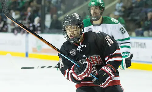 14 Nov.29 The University of North Dakota hosts the University of Nebraska Omaha in a NCHC matchup at the Ralph Engelstad Arena in Grand Forks, ND Austin Ortega (University Nebraska Omaha-16) (Bradley K. Olson)