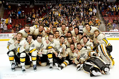 2016Jan10: After a skating to a 1-1 OT, the Michigan Tech Huskies beat the Yale Bulldogs in a shootout to win the inaugural Desert Hockey Classic at Gila River Arena in Glendale, AZ. (©Rachel Lewis)