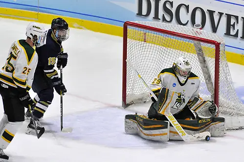 2017 Trinity - St. Norbert - NCAA Division III Semifinal Utica, NY; Copyright 2017 Angelo Lisuzzo (Angelo Lisuzzo)