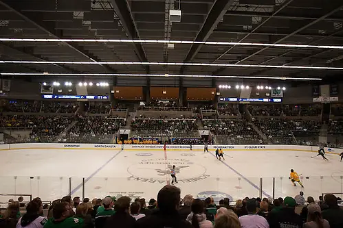 27 Mar 15: The St. Cloud State University Huskies play against the Michigan Technological University Huskies in a West Regional semifinal matchup at Scheels Arena in Fargo, ND. (Jim Rosvold)