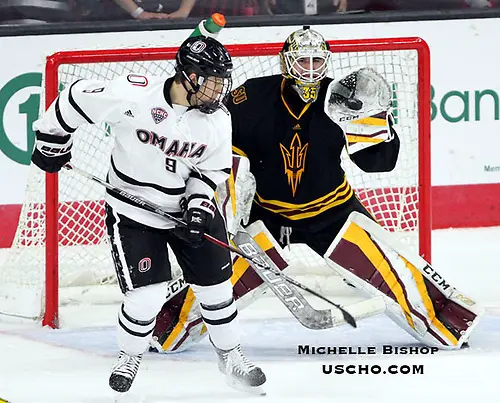 ASU goalie Joey Daccord catches the puck during the third period. Omaha and Arizona State tied 4-4 Saturday night at Baxter Arena. (Photo by Michelle Bishop) (Michelle Bishop)