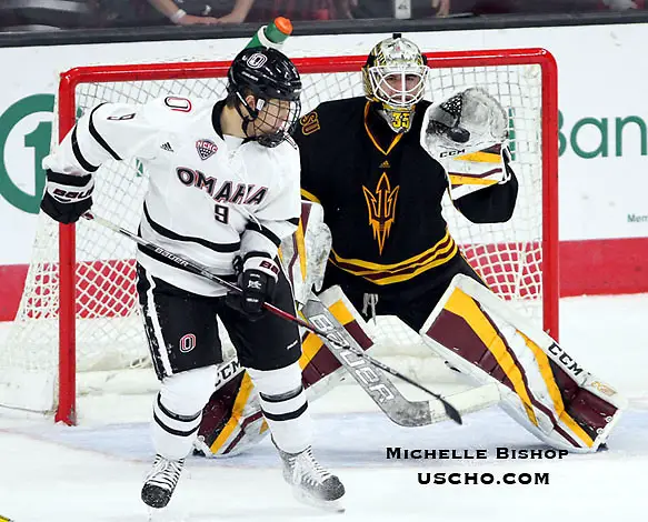 ASU goalie Joey Daccord catches the puck during the third period. Omaha and Arizona State tied 4-4 Saturday night at Baxter Arena. (Photo by Michelle Bishop) (Michelle Bishop)