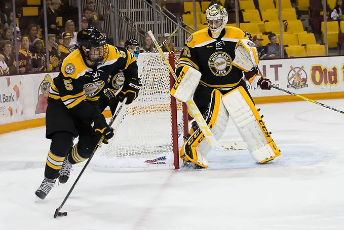 02 Oct 16: Mitch Reinke (Michigan Tech - 5). The University of Minnesota Duluth Bulldogs host the Michigan Technological University Huskies in a non-conference matchup at Amsoil Arena in Duluth, MN. (Jim Rosvold/USCHO.com)