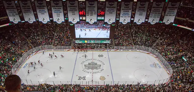 7 Apr 18: The University of Minnesota Duluth plays against the University of Notre Dame in a National Championship game of the the 2018 NCAA Division 1 Men's Frozen Four at the Xcel Energy Center in St. Paul, MN. (Jim Rosvold/USCHO.com)