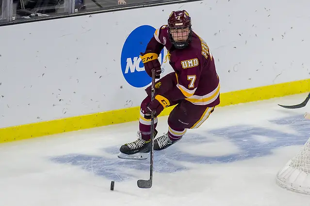 Photo By: Jim Rosvold Scott Perunovich 23 Mar 18: The Minnesota State University Mavericks play against the University of Minnesota Duluth Bulldogs in a semifinal game of the NCAA West Regional at the Denny Sanford Premier Center in Sioux Falls, SD. (Jim Rosvold)