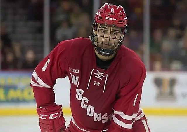 Wisconsin at Denver at Magness Arena, 11/26/16. (Candace Horgan/photo: Candace Horgan)