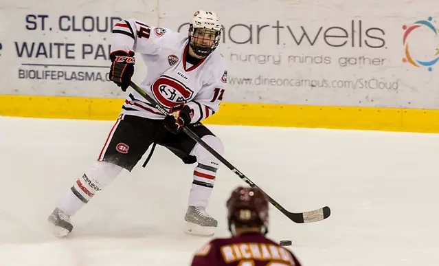 Patrick Newell (SCSU-14) 2017 Nov. 4 The St.Cloud State University Huskies host the University of Minnesota Duluth Bulldogs in a NCHC matchup at the Herb Brooks National Hockey Center in St. Cloud, MN (Bradley K. Olson)