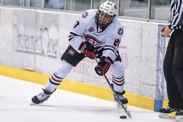 Blake Lizotte (SCSU-27) 2018 November 10 St.Cloud State University hosts Denver in a NCHC contest at the Herb Brooks National Hockey Center in St. Cloud, MN (Bradley K. Olson)