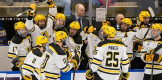 AIC players celebrate a last second goal in the second period, to go up 2-1 vs Niagara (2019 Omar Phillips)