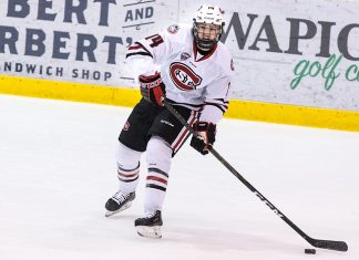 Patrick Newell (SCSU-14) 2018 December 8 St.Cloud State University hosts University of Nebraska Omaha in a NCHC contest at the Herb Brooks National Hockey Center (Bradley K. Olson)