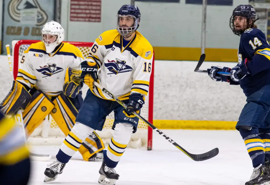 Men's Ice Hockey Scores Six Unanswered Goals to Rally For 6-3 Win at Boston  College - Harvard University