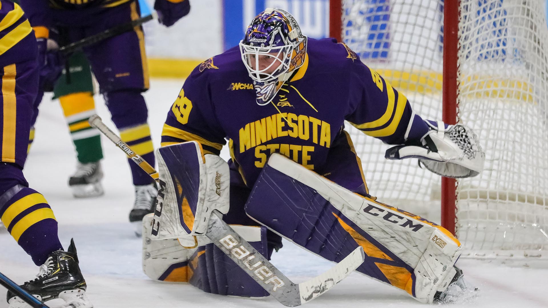 Army West Point's Gavin Abric Named National Goaltender of the