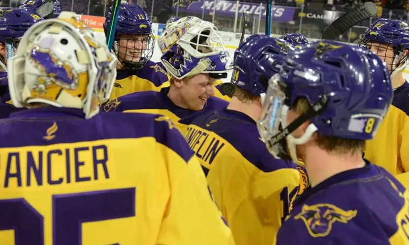 Overtime goal gives Syracuse women's hockey CHA title, automatic