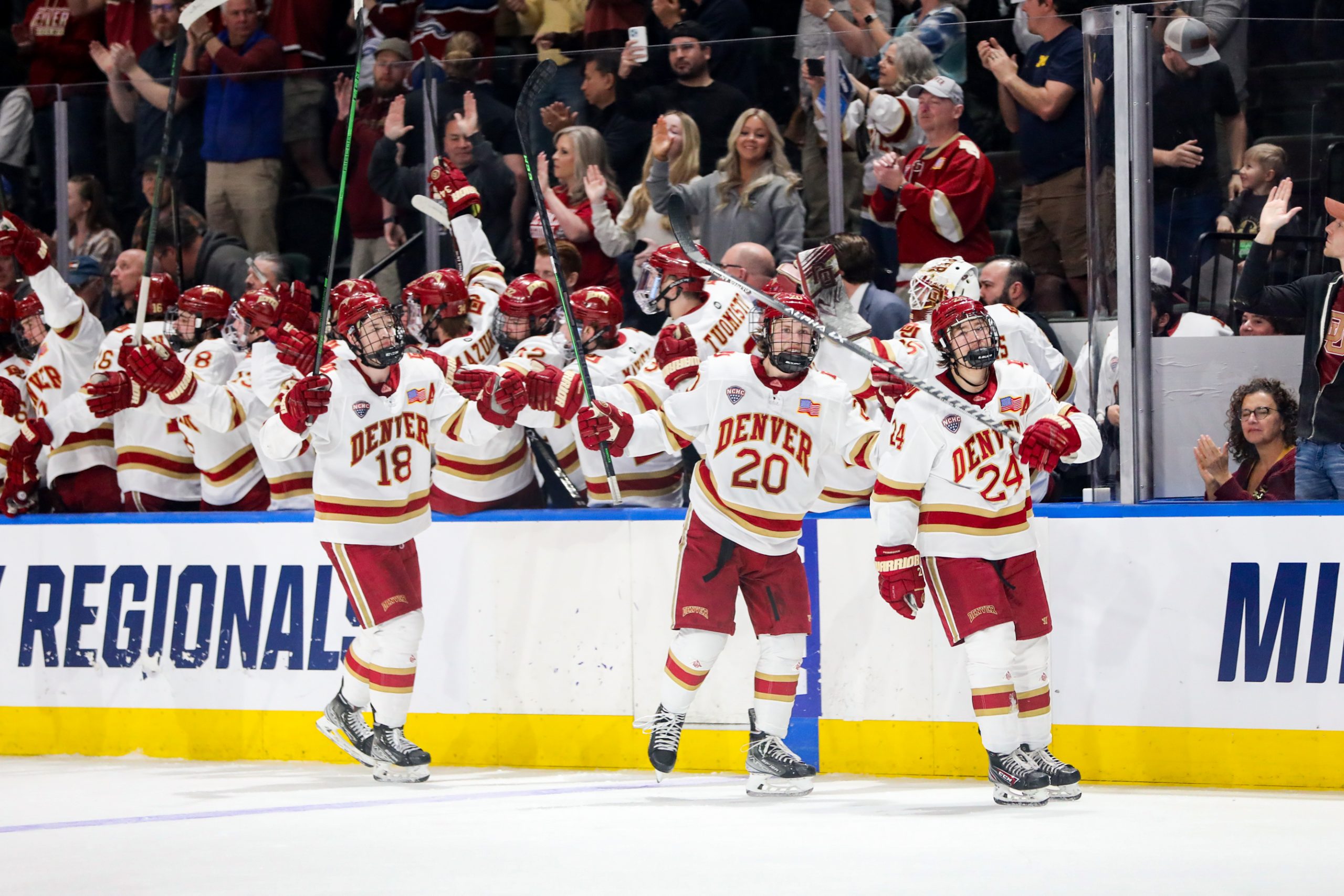 Denver, Minnesota State men's hockey clinch spots in 2022 Frozen Four at TD  Garden - The Boston Globe