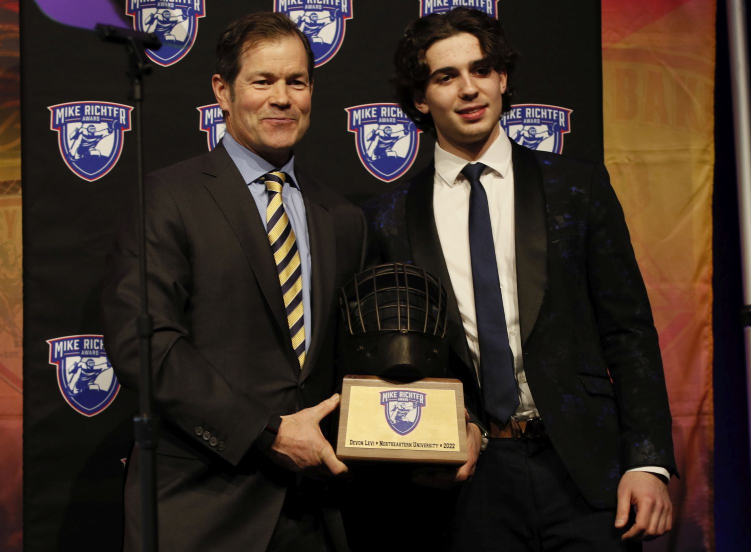 Consistency helps Notre Dame's Morris net Mike Richter Award as top goalie  - College Hockey