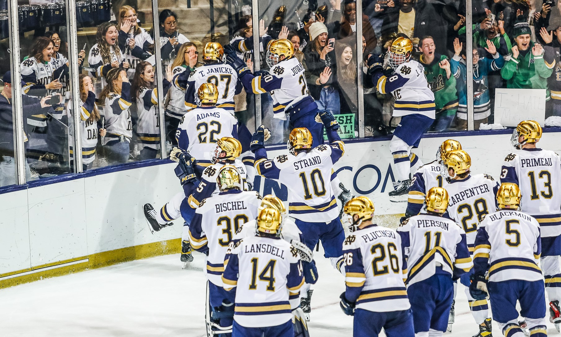 BULLDOGS SKATE TO 2-2 DRAW WITH TOP-RANKED NORTH DAKOTA; GRAB