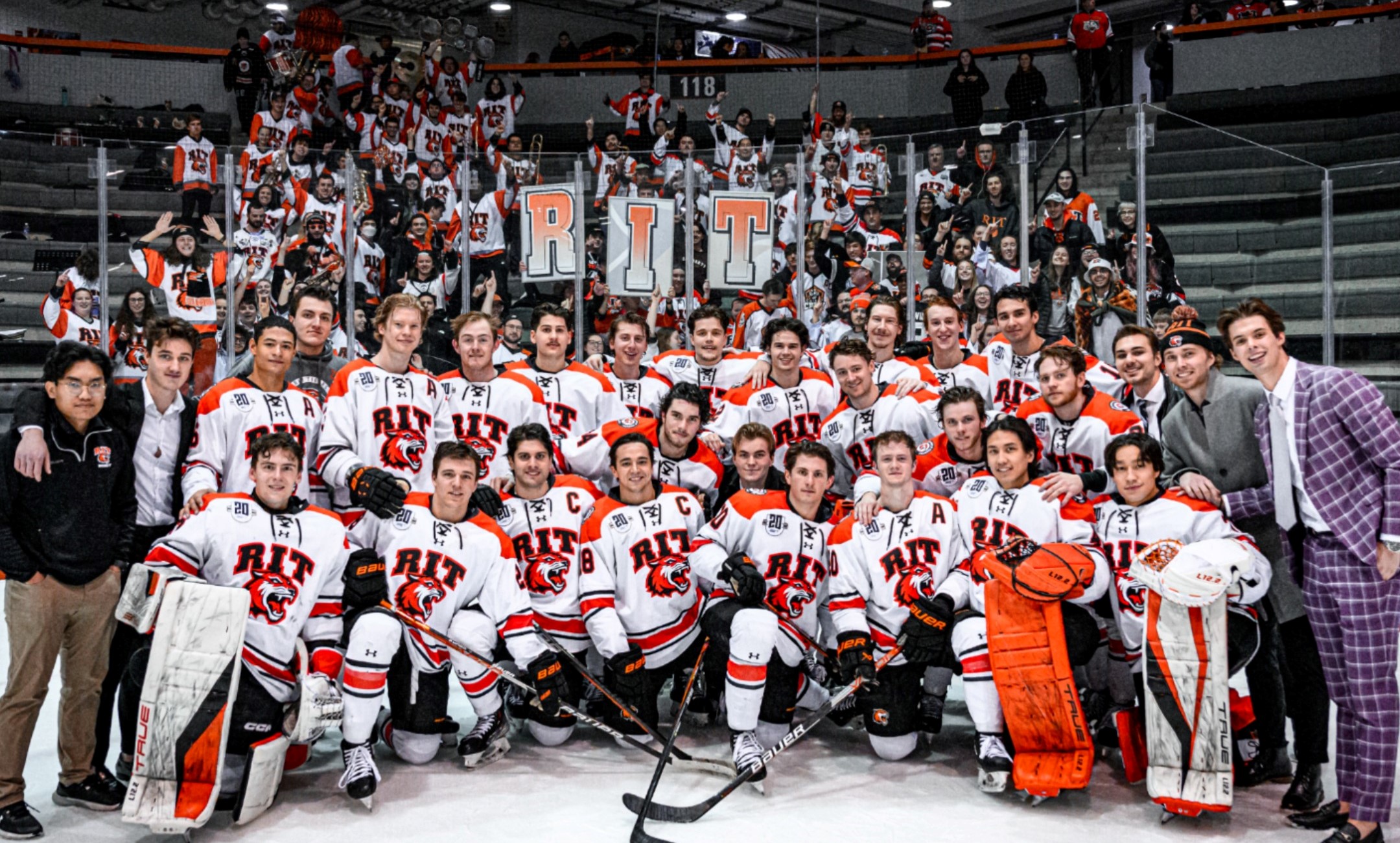 Men's Hockey Downs Stonehill, 5-2 - Lindenwood University Athletics