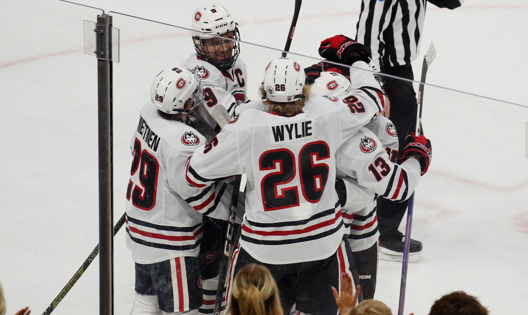 NCAA hockey tournament: Gophers, St. Cloud State advance in Fargo - Sports  Illustrated Minnesota Sports, News, Analysis, and More