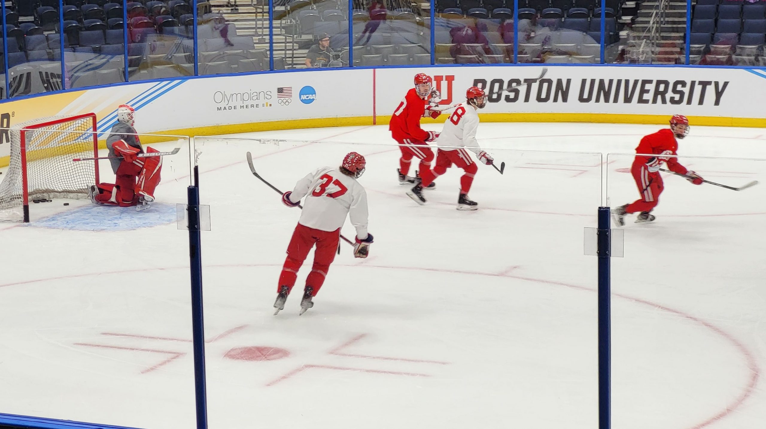 Boston University practices before playing Minnesota in the Frozen Four - College  Hockey