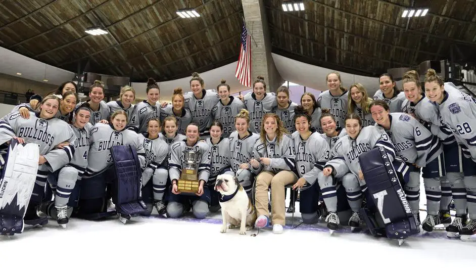 Hollands, Pellicci Named Women's Ice Hockey Captains for 2023-24 Season -  Harvard University